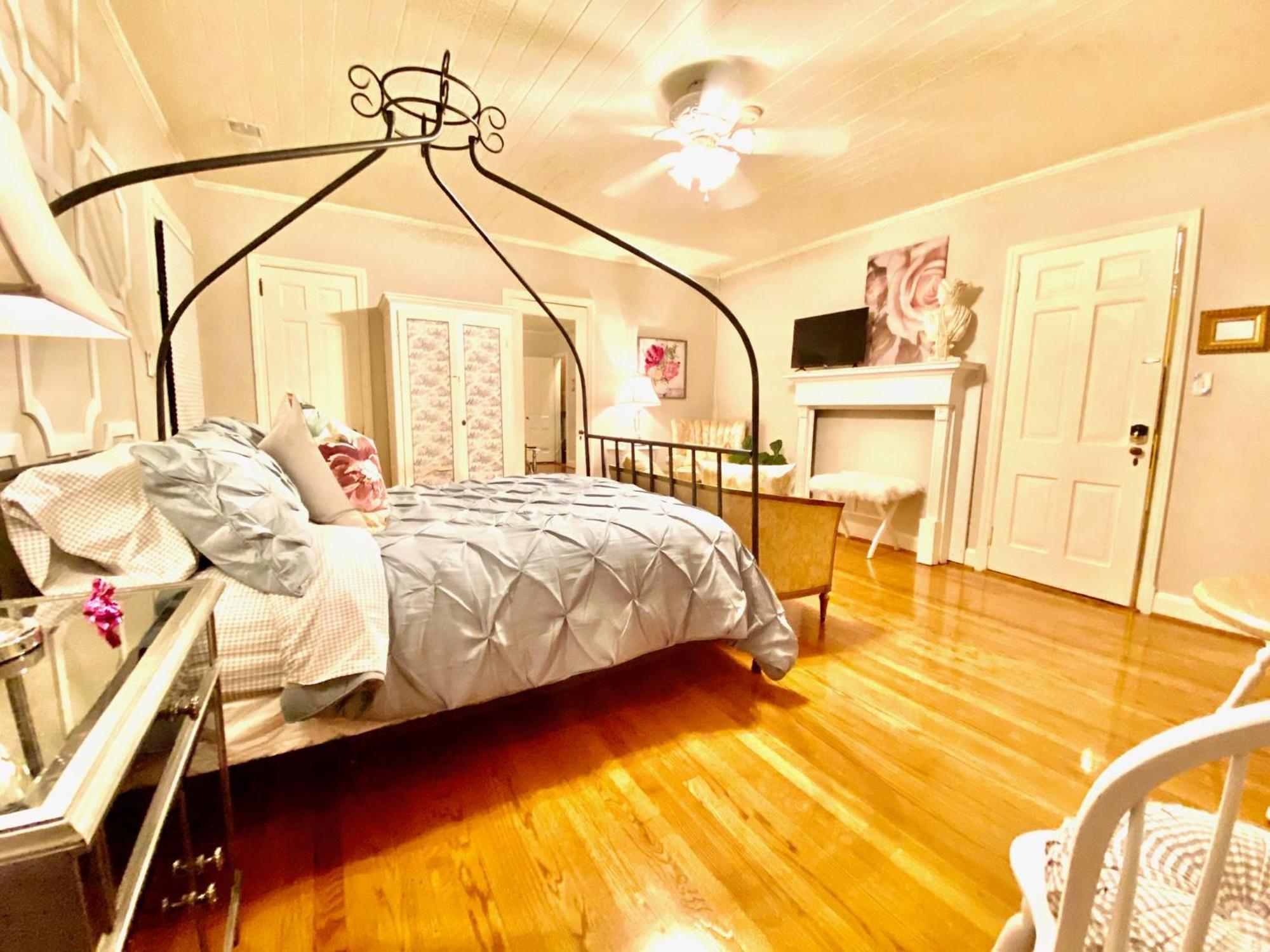 The Spivey House B&B On Kingston Lake 콘웨이 외부 사진